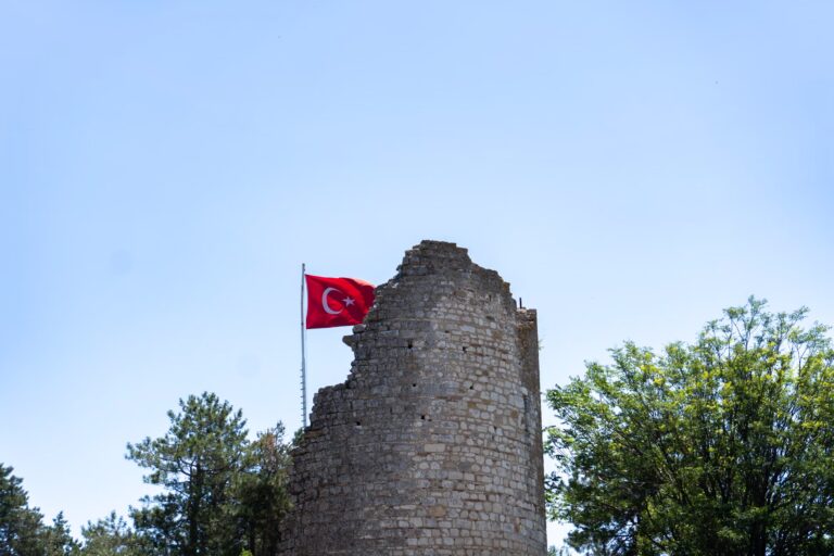 MFY Legal avukatları acele kamulaştırma kararı ve kamu yararı sürecini açıklıyor.